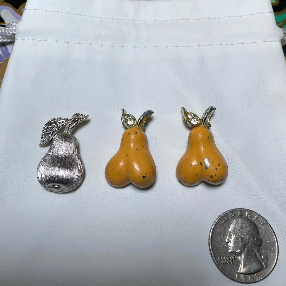 Vintage Fruits Brooch Set - Picture 5 of 7